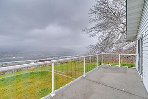 East Wenatchee Home ~ 2 Mi to Columbia River!