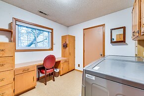 East Wenatchee Home ~ 2 Mi to Columbia River!