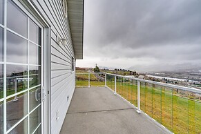 East Wenatchee Home ~ 2 Mi to Columbia River!