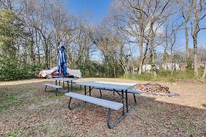 North Carolina Abode w/ Fire Pit, Near Theme Parks