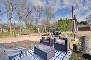 North Carolina Abode w/ Fire Pit, Near Theme Parks