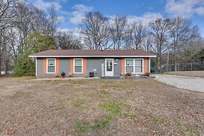 North Carolina Abode w/ Fire Pit, Near Theme Parks