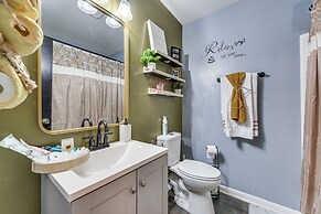 North Carolina Abode w/ Fire Pit, Near Theme Parks