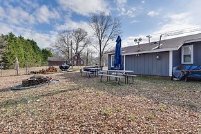 North Carolina Abode w/ Fire Pit, Near Theme Parks