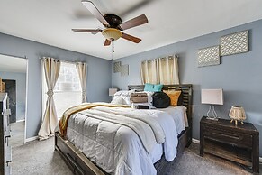 North Carolina Abode w/ Fire Pit, Near Theme Parks