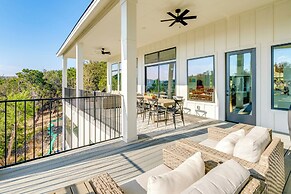 Walk to Beach: Farmhouse w/ Lake Travis Views!