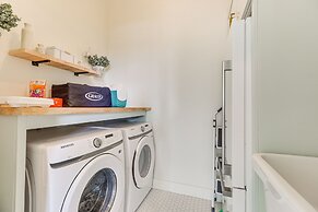 Walk to Beach: Farmhouse w/ Lake Travis Views!