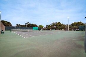 Walk to Beach: Farmhouse w/ Lake Travis Views!