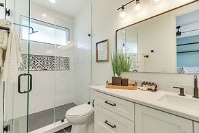 Walk to Beach: Farmhouse w/ Lake Travis Views!