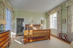 Elegant Paris Manor w/ Private Pool!