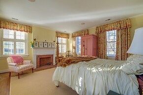 Elegant Paris Manor w/ Private Pool!