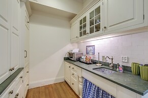 Elegant Paris Manor w/ Private Pool!