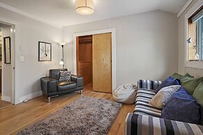 North West Nest 30 Day Minimum 2 Bedroom Home by RedAwning