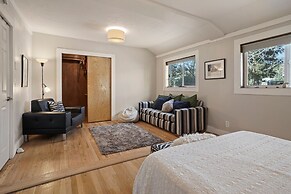 North West Nest 30 Day Minimum 2 Bedroom Home by RedAwning