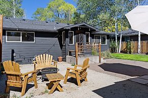 North West Nest 30 Day Minimum 2 Bedroom Home by RedAwning