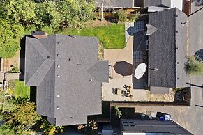 North West Nest 30 Day Minimum 2 Bedroom Home by RedAwning