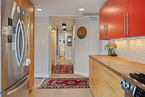 North West Nest 30 Day Minimum 2 Bedroom Home by RedAwning