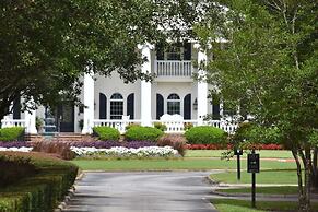 2804m 1 Bedroom Condo by RedAwning