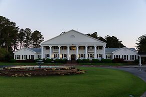 2804m 1 Bedroom Condo by RedAwning