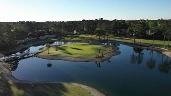 2804m 1 Bedroom Condo by RedAwning