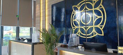 The Western Seaview Cam Ranh Condotel