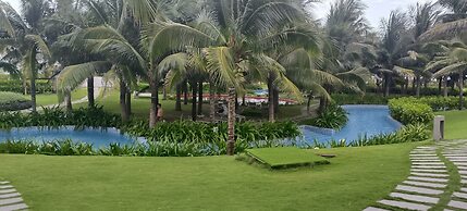 The Western Seaview Cam Ranh Condotel