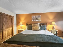 Be410 Bridge End Pet Friendly 3 Bedroom Condo by RedAwning