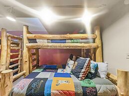 Be410 Bridge End Pet Friendly 3 Bedroom Condo by RedAwning