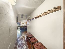 Be410 Bridge End Pet Friendly 3 Bedroom Condo by RedAwning