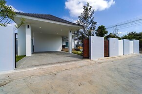 Private Modern 3 Bedroom Pool Villa- AV1