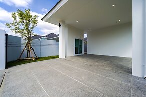 Private Modern 3 Bedroom Pool Villa- AV1