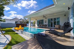 Private Modern 3 Bedroom Pool Villa- AV1