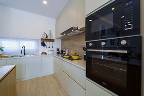 Private Modern 3 Bedroom Pool Villa- AV1