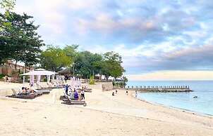 Family room 2 bedrooms