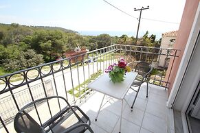 Room in Apartment - Pelagos Studios by Frangki 3