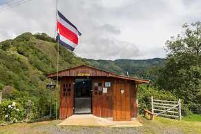 Macho Mora Mountain Lodge