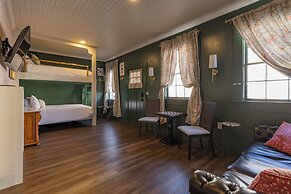 The Rockhound Boutique Hotel