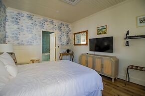 The Rockhound Boutique Hotel