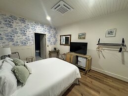 The Rockhound Boutique Hotel