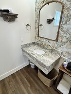 The Rockhound Boutique Hotel