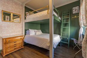 The Rockhound Boutique Hotel