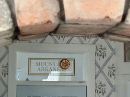 The Rockhound Boutique Hotel