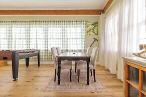 The Rockhound Boutique Hotel