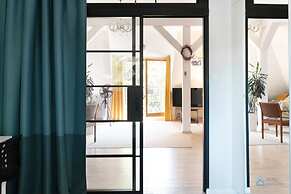 Aviator Superior by 3City Rentals