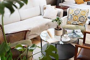 Aviator Superior by 3City Rentals