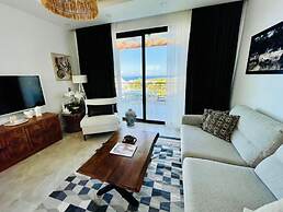 Luxurious Seafront Penthouse