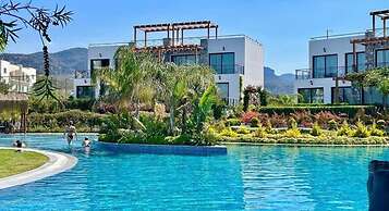 Luxurious Seafront Penthouse