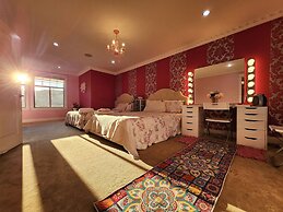 Empress Palace Hotel