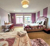 Empress Palace Hotel