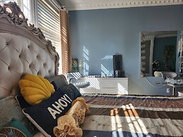 Empress Palace Hotel